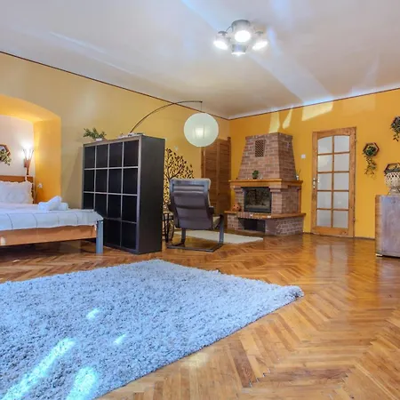 Διαμέρισμα Tree House-old Town *