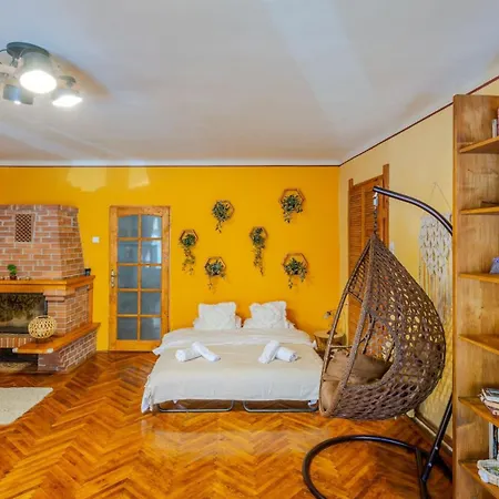 Tree House-old Town *