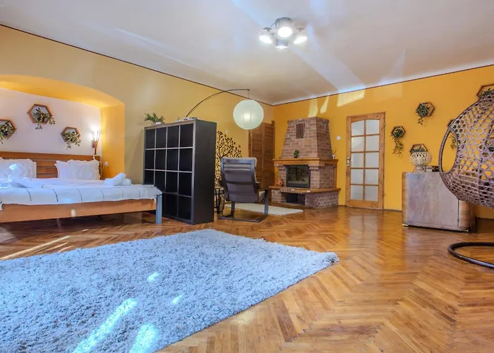 아파트 Tree House-old Town *