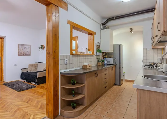 Tree House-old Town Μπρασόβ