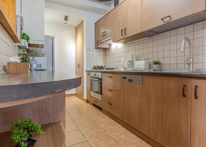 Tree House-old Town *