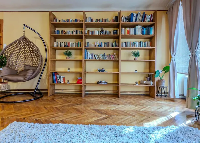 Tree House-old Town * براشوف