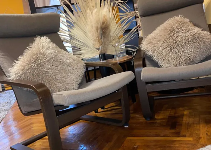 Tree House-old Town براشوف