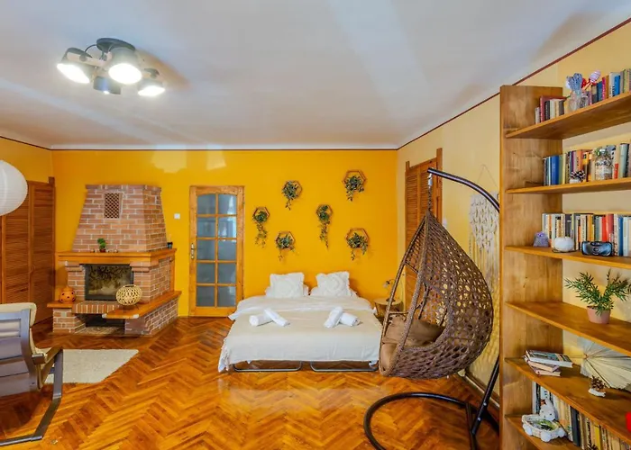 Tree House-old Town *